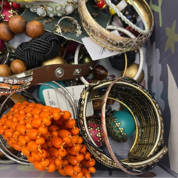 Vintage To Modern Jewelry & Small Accessories Lot Wear Craft Repair Repurpose - Picture 11 of 13